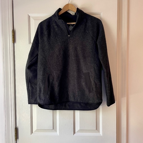 Pullover - Picture 1 of 4